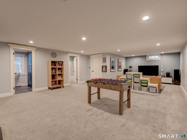 111 Woodfield Crossing, Glastonbury, CT 06033
