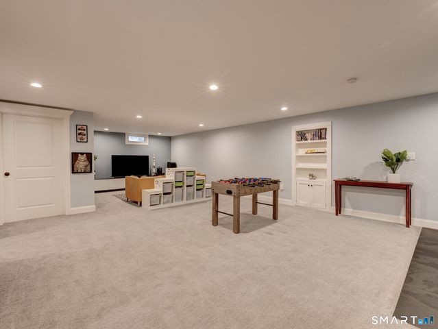 111 Woodfield Crossing, Glastonbury, CT 06033