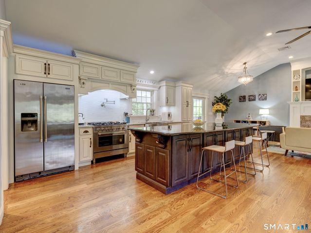 111 Woodfield Crossing, Glastonbury, CT 06033