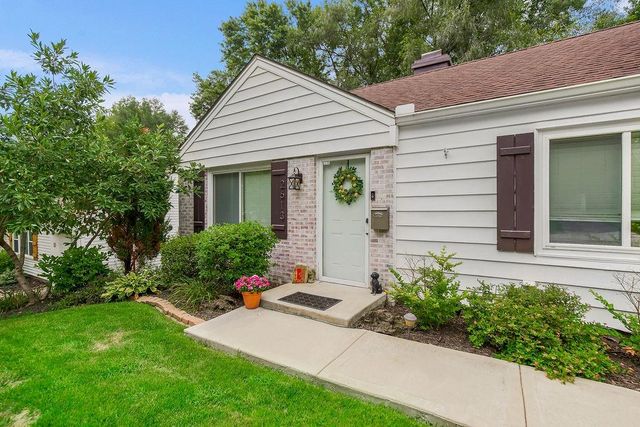 2613 W 76th Street, Prairie Village, KS 66208