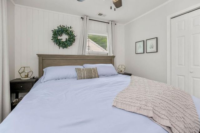 2613 W 76th Street, Prairie Village, KS 66208