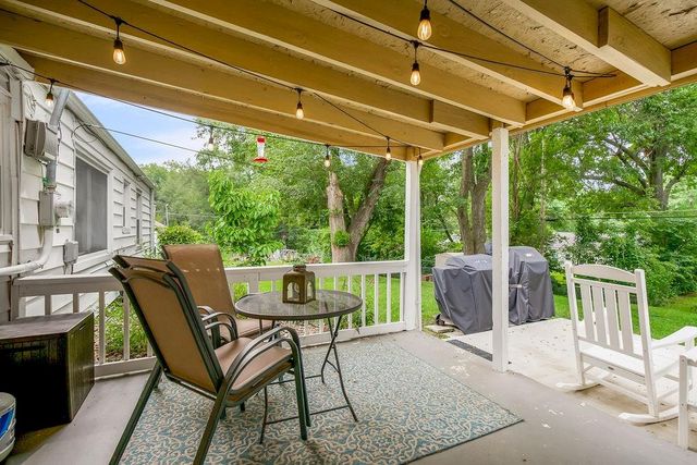 2613 W 76th Street, Prairie Village, KS 66208