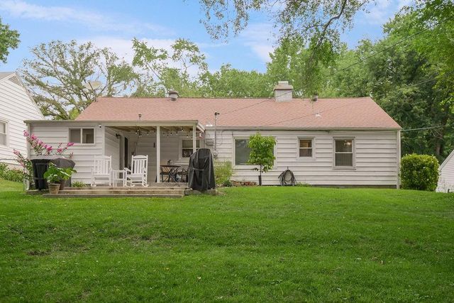 2613 W 76th Street, Prairie Village, KS 66208
