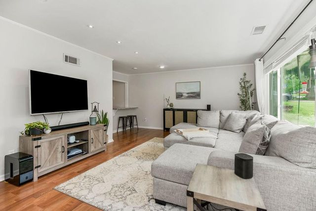 2613 W 76th Street, Prairie Village, KS 66208