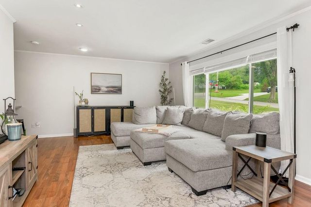 2613 W 76th Street, Prairie Village, KS 66208