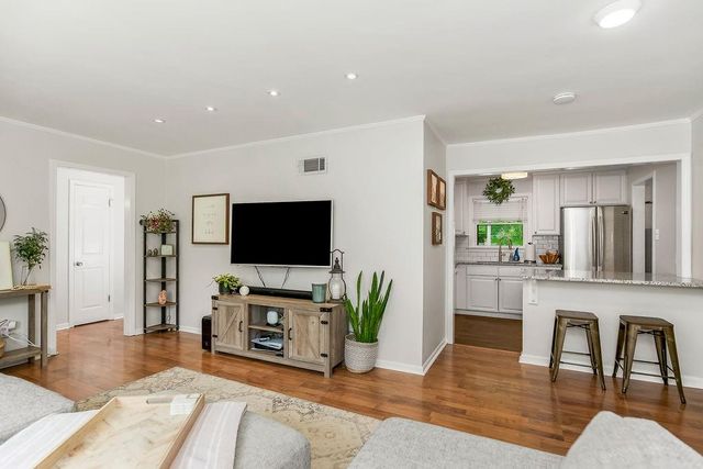 2613 W 76th Street, Prairie Village, KS 66208