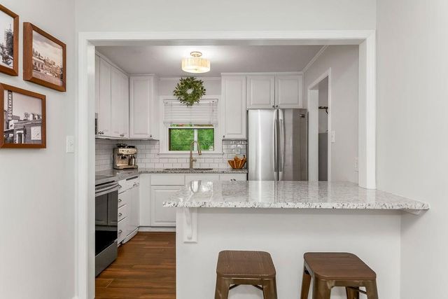 2613 W 76th Street, Prairie Village, KS 66208