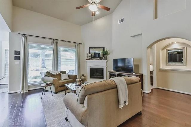 143 Deerfield Meadow Drive, Conroe, TX 77384