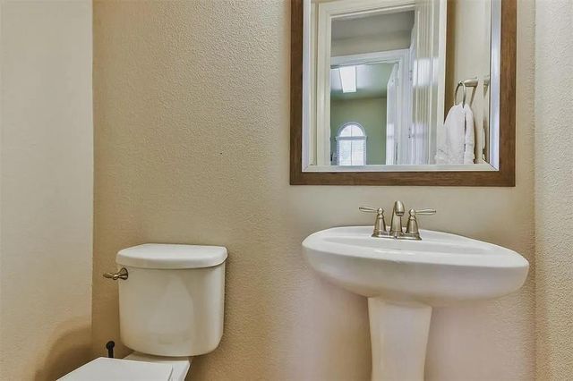 143 Deerfield Meadow Drive, Conroe, TX 77384