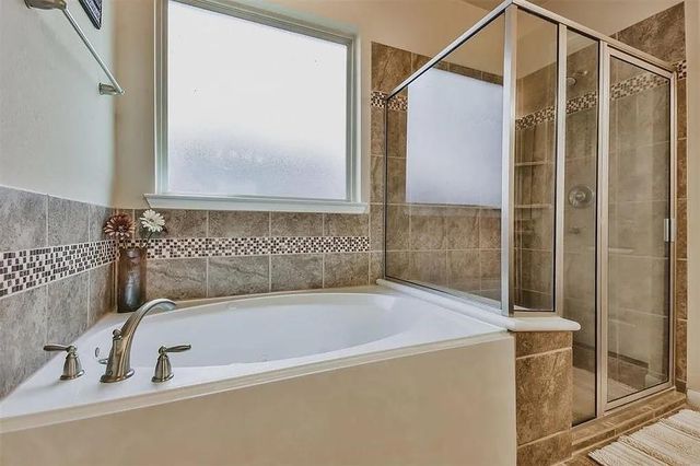 143 Deerfield Meadow Drive, Conroe, TX 77384