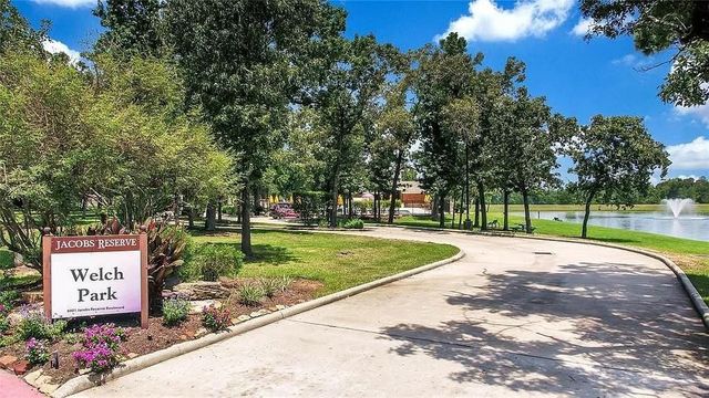 143 Deerfield Meadow Drive, Conroe, TX 77384