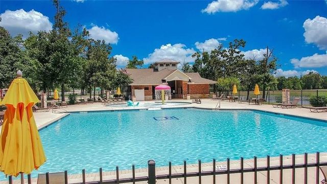 143 Deerfield Meadow Drive, Conroe, TX 77384