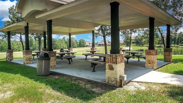 143 Deerfield Meadow Drive, Conroe, TX 77384