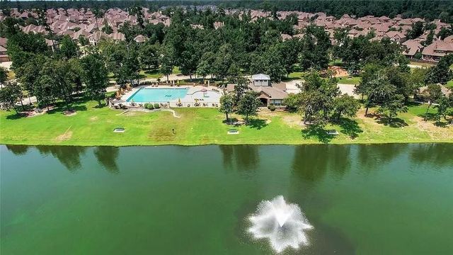 143 Deerfield Meadow Drive, Conroe, TX 77384