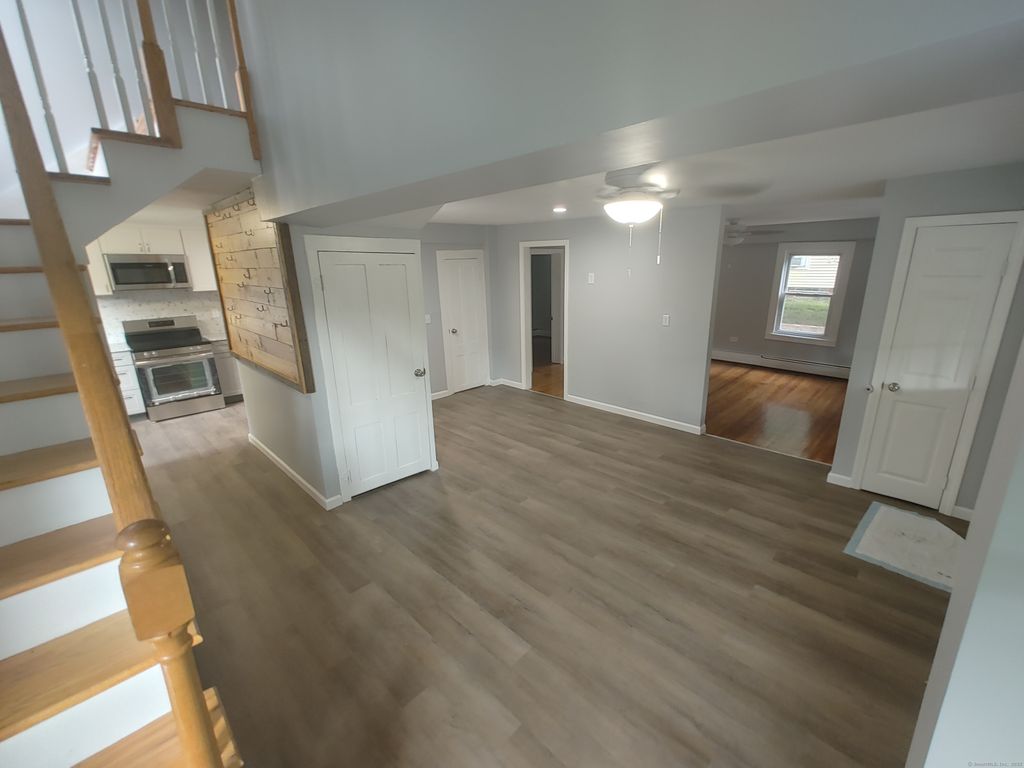 15 Stock Place Street, Manchester, CT 06042