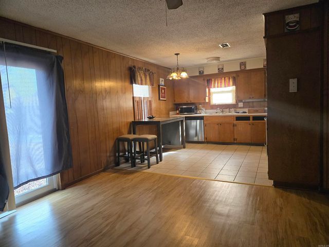 35 Bradford Drive, Little Rock, AR 72227