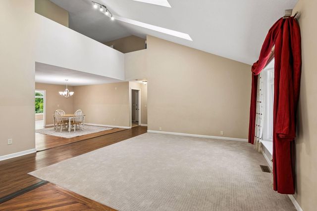 9934 Maple Avenue, Bloomington, MN 55431