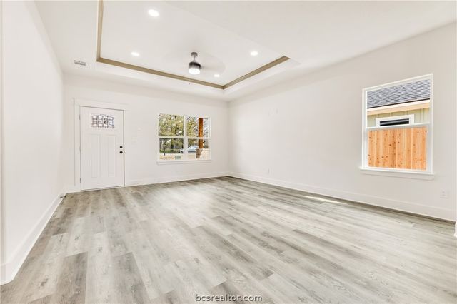 209 Lock Lane, Bryan, TX 77803