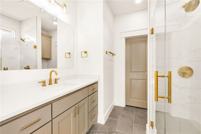 209 Lock Lane, Bryan, TX 77803