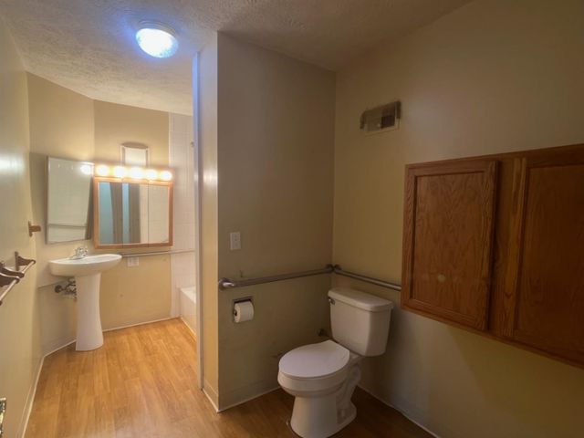 616 N Oakland Avenue, Carbondale, IL 62901