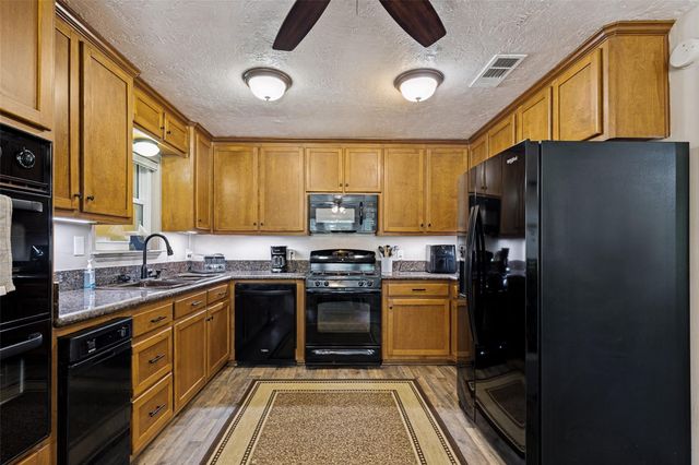 25688 Black Street, Splendora, TX 77372