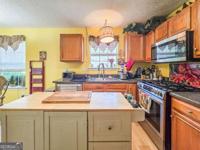 6723 Pine Valley Trace, Stone Mountain, GA 30087