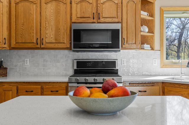 2655 N Barclay Street, Maplewood, MN 55109