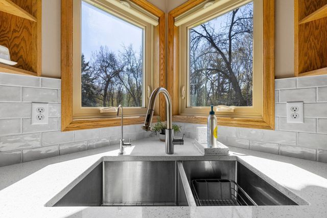 2655 N Barclay Street, Maplewood, MN 55109