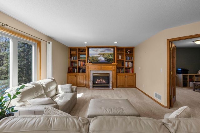 2655 N Barclay Street, Maplewood, MN 55109