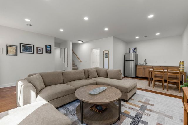 2655 N Barclay Street, Maplewood, MN 55109