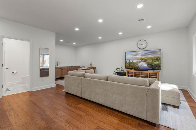 2655 N Barclay Street, Maplewood, MN 55109