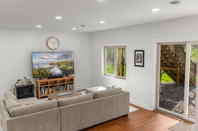 2655 N Barclay Street, Maplewood, MN 55109