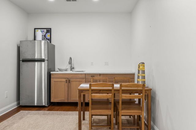 2655 N Barclay Street, Maplewood, MN 55109