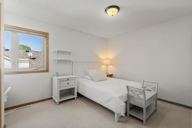 2655 N Barclay Street, Maplewood, MN 55109