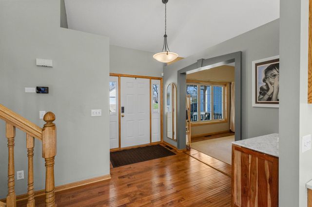 2655 N Barclay Street, Maplewood, MN 55109