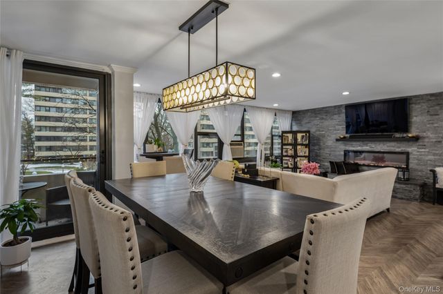 10-10 166th Street 4A, Beechhurst, NY 11357