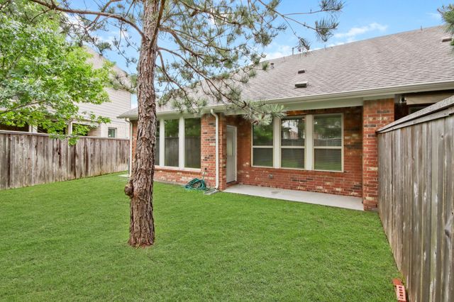15 Heirloom Garden Place, The Woodlands, TX 77354