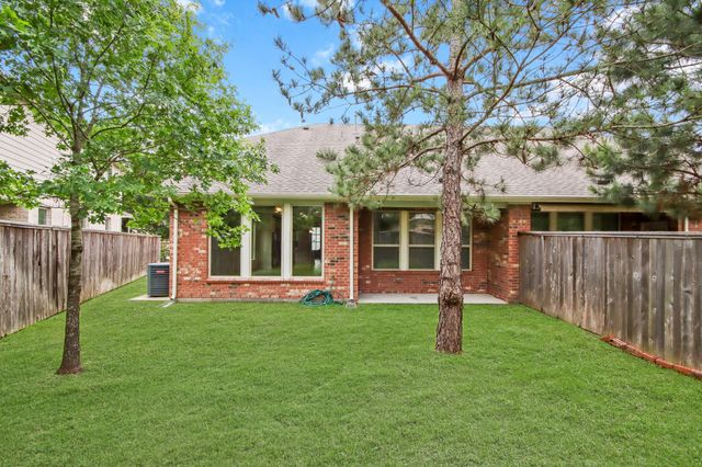 15 Heirloom Garden Place, The Woodlands, TX 77354