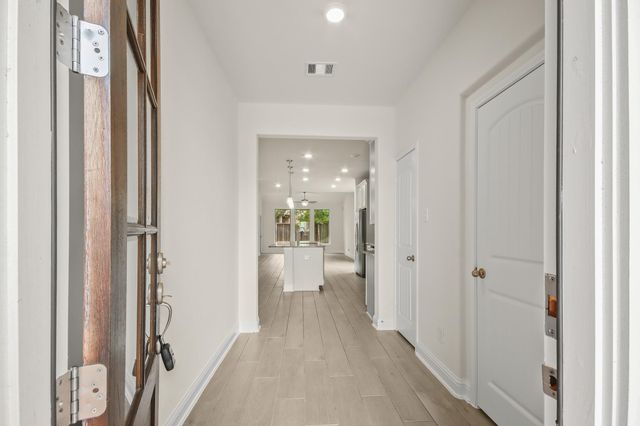 15 Heirloom Garden Place, The Woodlands, TX 77354