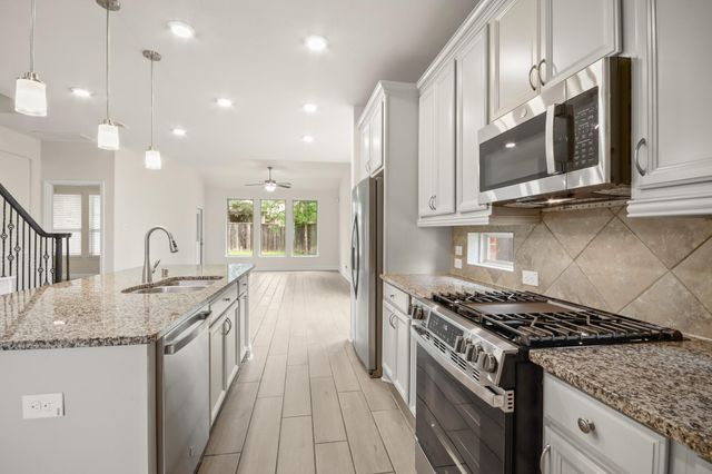 15 Heirloom Garden Place, The Woodlands, TX 77354