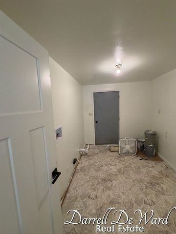 1710 Indiana Avenue, Lansing, MI 48906