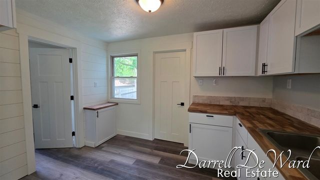 1710 Indiana Avenue, Lansing, MI 48906