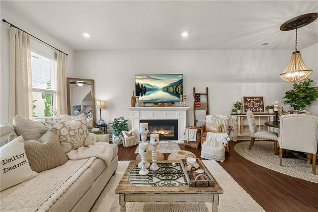 437 Bishop Lane, Woodstock, GA 30188