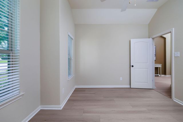 3573 Falcon Way, Conroe, TX 77304