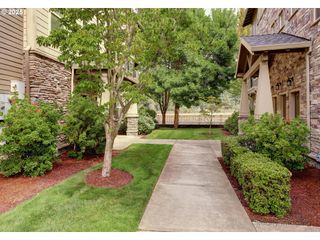 734 Ne ADWICK Dr, Hillsboro, OR 97006