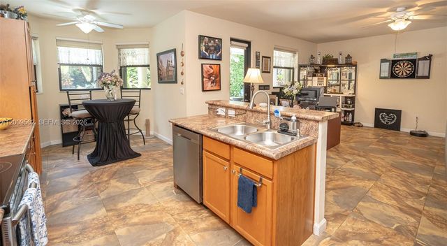 2604 NE 1st St, Homestead, FL 33033