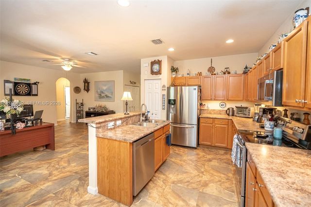 2604 NE 1st St, Homestead, FL 33033