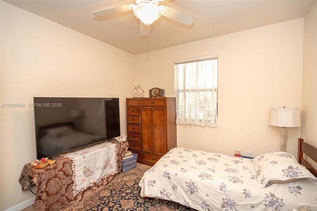 2604 NE 1st St, Homestead, FL 33033