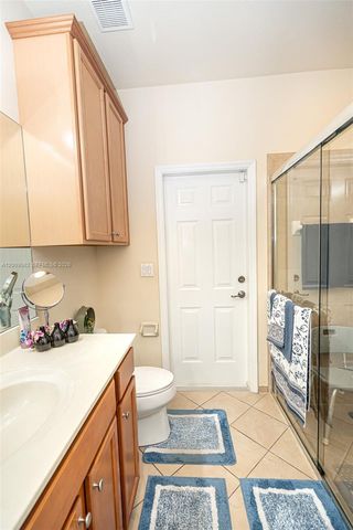 2604 NE 1st St, Homestead, FL 33033