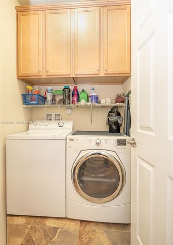 2604 NE 1st St, Homestead, FL 33033